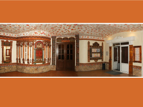 Отель Велес