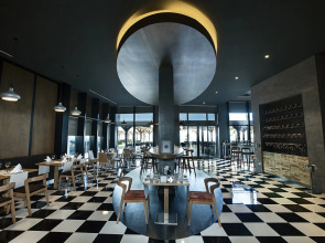 Отель Elexus Hotel Resort & Spa & Casino