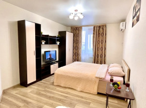 Уютные Апартаменты в доме у Космопорта (ул. Дыбенко 27а)