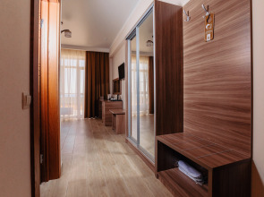 Отель Гостиничный комплекс Family Pride Inn