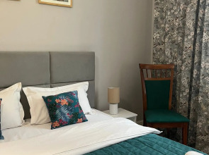 Квартира M.O.O.N APARTMENTS  Толе би Тулебаева кв 8 Центр