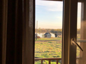 Частный дом Дом-студия на берегу озера