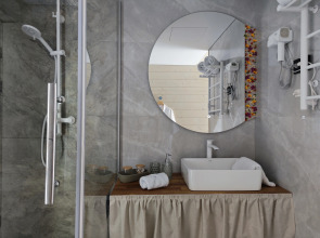 Частный дом Увеличенный А-фрейм Сад с баней и чаном