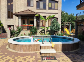 Гостевой дом Замок на Земляничной