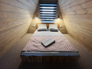 Шале LakeSide Coral