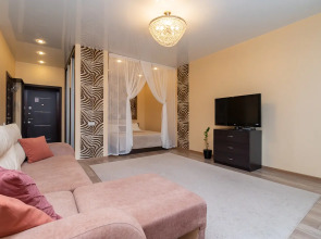 Квартира Happy House Просторная студия с балконом