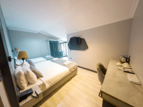 Отель Express Plus