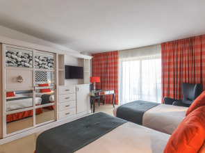 Отель AX The Palace