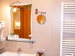 Отель Airport Tirana