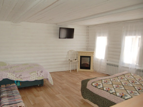 Дом с наличниками около Ростова