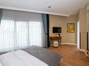 Nenessa Airport Hotel