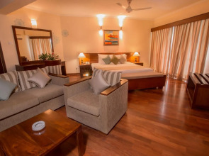 Курортный отель The Palms