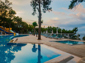 Отель Senza Garden Holiday Club