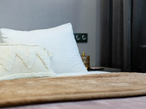 Апартаменты Unique Apart Одри с панорамным видом на город и Московскую площадь на Терешковой 16