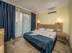 Отель Arsi Blue Beach Hotel