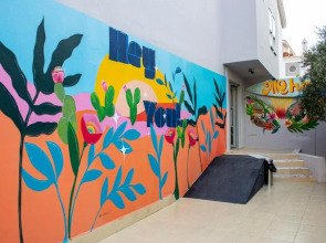 Отель Aloha Suites