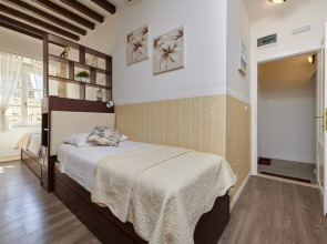 Palace Central Square