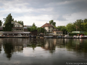 Отель Гостиничный рыболовно-охотничий комплекс Александровский Причал