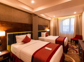 Отель Ramada and Suites by Wyndham Yerevan