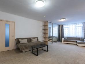 Апартаменты Двухкомнатные рядом с ТРЦ Планета