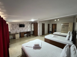 Отель Garden City