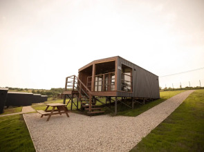 Глэмпинг Лихва