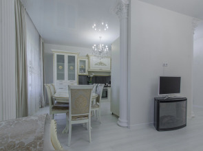 Апартаменты 4 комнатная на заливе