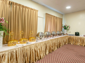 Отель Nejoum Al Emarate