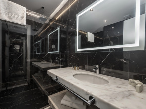 Hotel The Grandeur Batumi