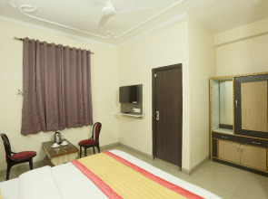 Отель Airport Mayank Residency