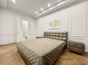 Апартаменты 4-комнатные HomeApart Свердлова, 26