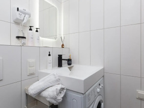 Квартира Яркая студия рядом с набережной и кондиционером