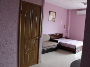 Отель Адель