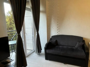 Апартаменты Евро 2-ком с балконом возле моря в центре Адлера Ajax