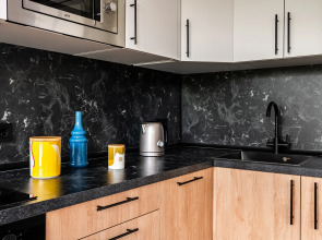 Квартира Яркая с балконом