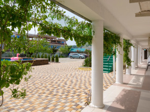 Курортный отель Лазурный берег