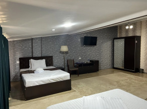 Отель Garden City