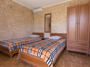 U Yudzhina Guest House