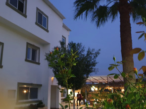 Мини-Отель Sun Rays Kyrenia