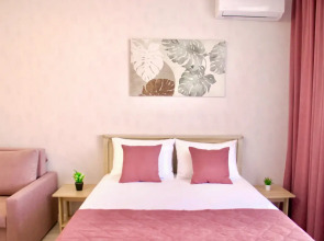 Апартаменты с бассейном у моря