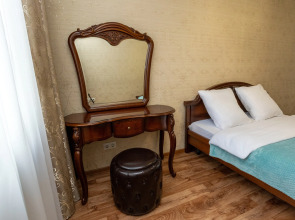 Квартира Уютная Трёхкомнатная