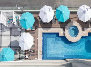 Edge Creekside Hotel