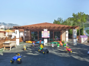 Отель Akka Alinda