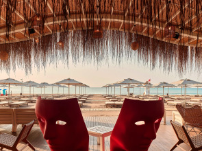 Lara Barut Collection