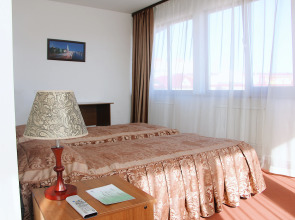 Отель Крона