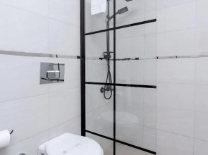 Melanj Airport Hotel