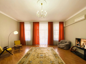 Апартаменты с балконом в самом центре города