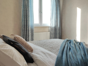 Апартаменты Panda Home с видом на мост влюблённых