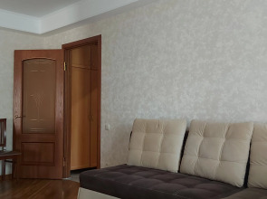 Апартаменты 2-х комнатная квартира на Расула Гамзатова