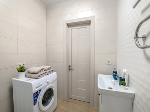 Апартаменты TopHouse на Каплунова 10 трёхкомнатные